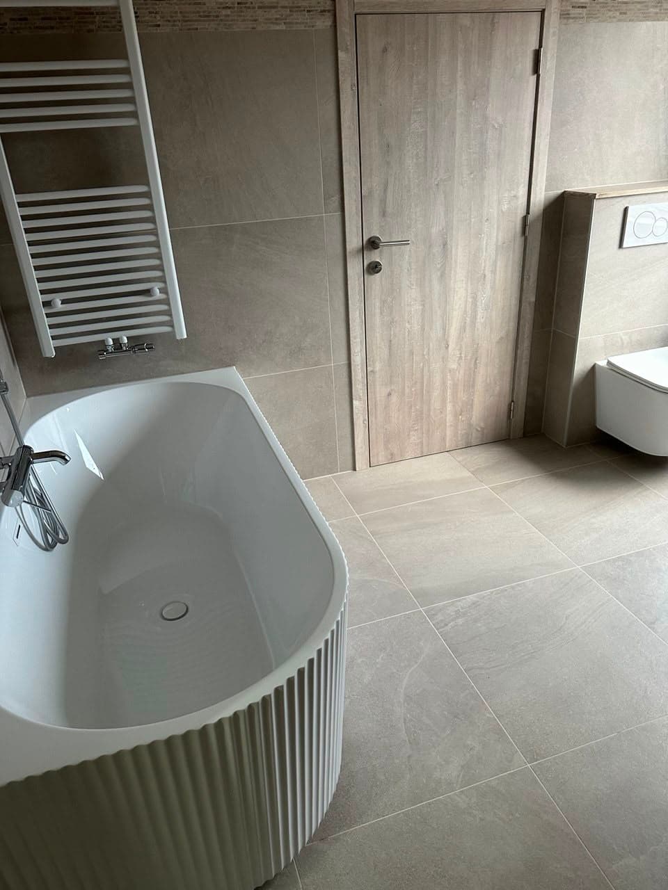 Pièce de maison propre après fin de chantier