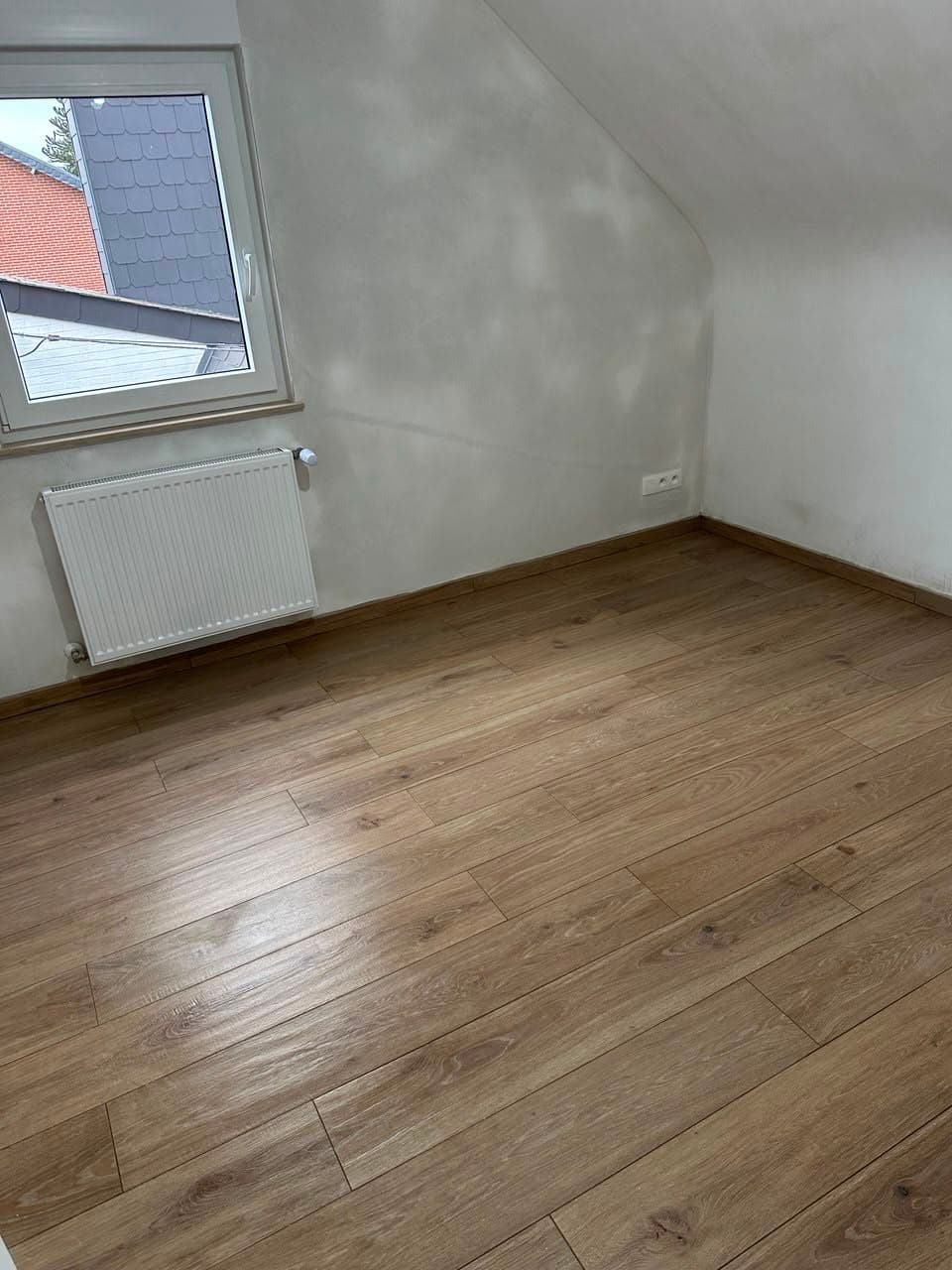 Maison nettoyée après travaux, pièce lumineuse