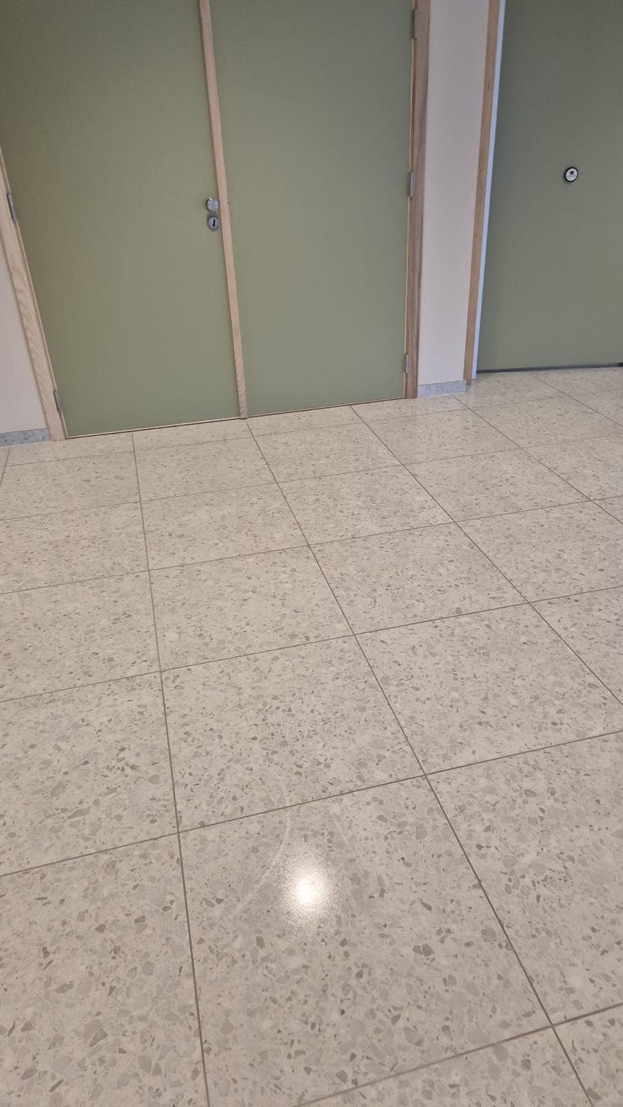 Espace commun d'une résidence après nettoyage de fin de chantier